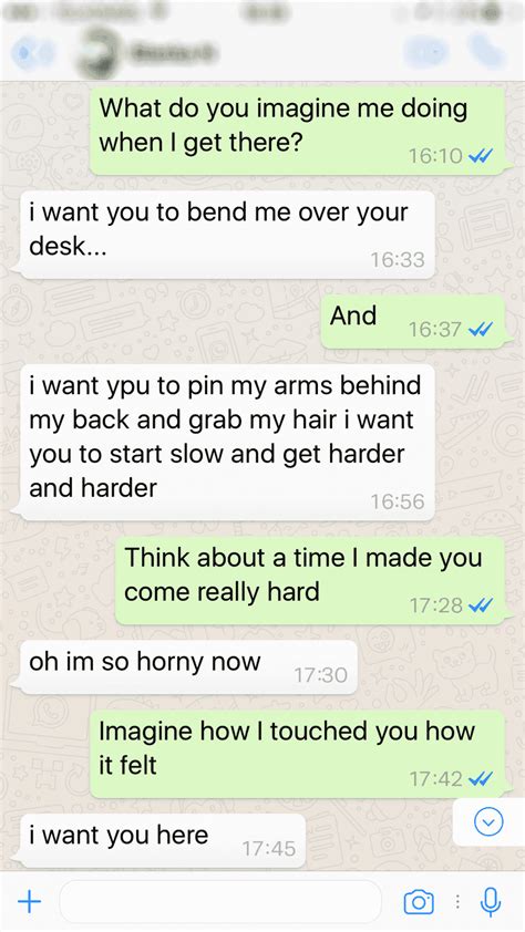 This Virtual Blowjob Sexting Technique Turns Men On Over Text。